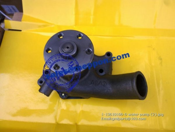 ISUZU 1-13610190-0 water pump